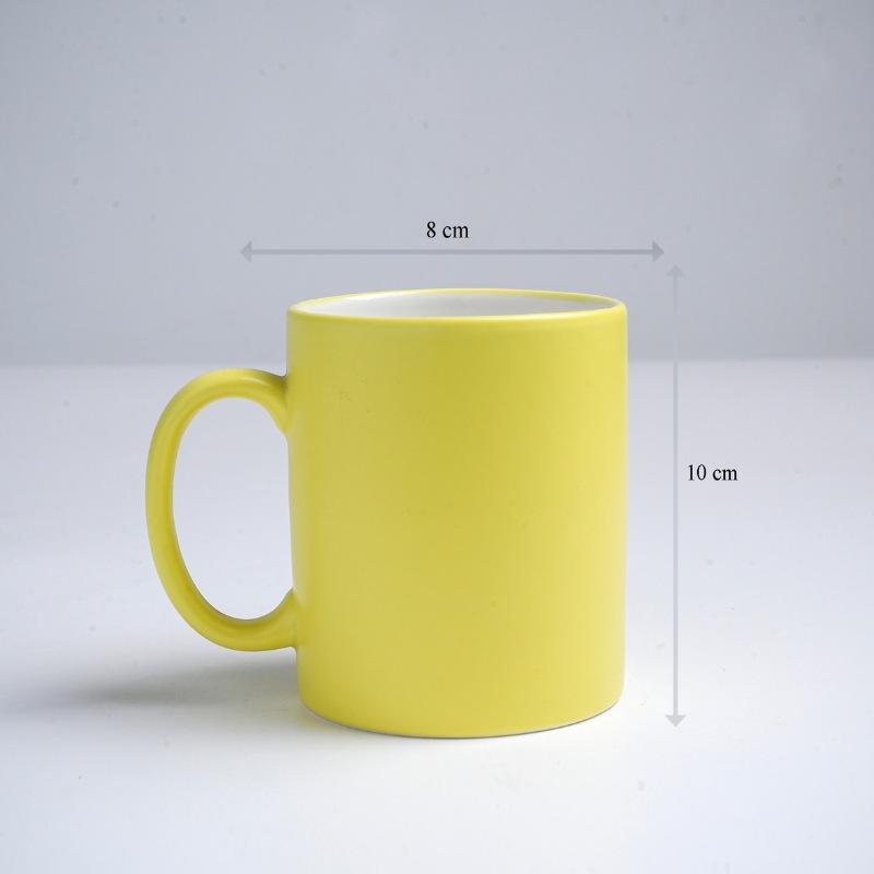 Kích thước ly sứ màu mát Bát Tràng quà tặng in logo màu vàng pastel dáng trụ quai C 350ml LM-67