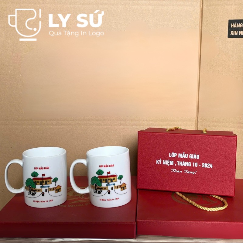 Bộ 2 cốc sứ Bát Tràng quà tặng in logo màu trắng dáng trụ quai C BCS-04