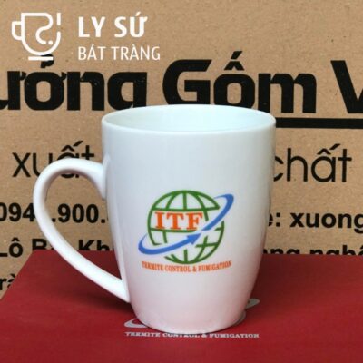 Bộ 4 cốc sứ Bát Tràng quà tặng in logo màu trắng dáng thóp quai bán tim 300ml BCS-07