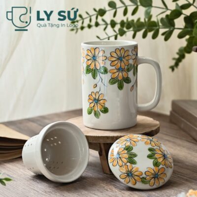 Cốc sứ lọc trà Bát Tràng quà tặng in logo họa tiết vẽ tay hoa vàng dung tích 300ml LSLT-17