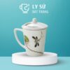 Ly sứ Bát Tràng quà tặng in logo họa tiết vẽ tay hoa sen và chuồn chuồn xanh có nắp dung tích 350ml LSVT-23