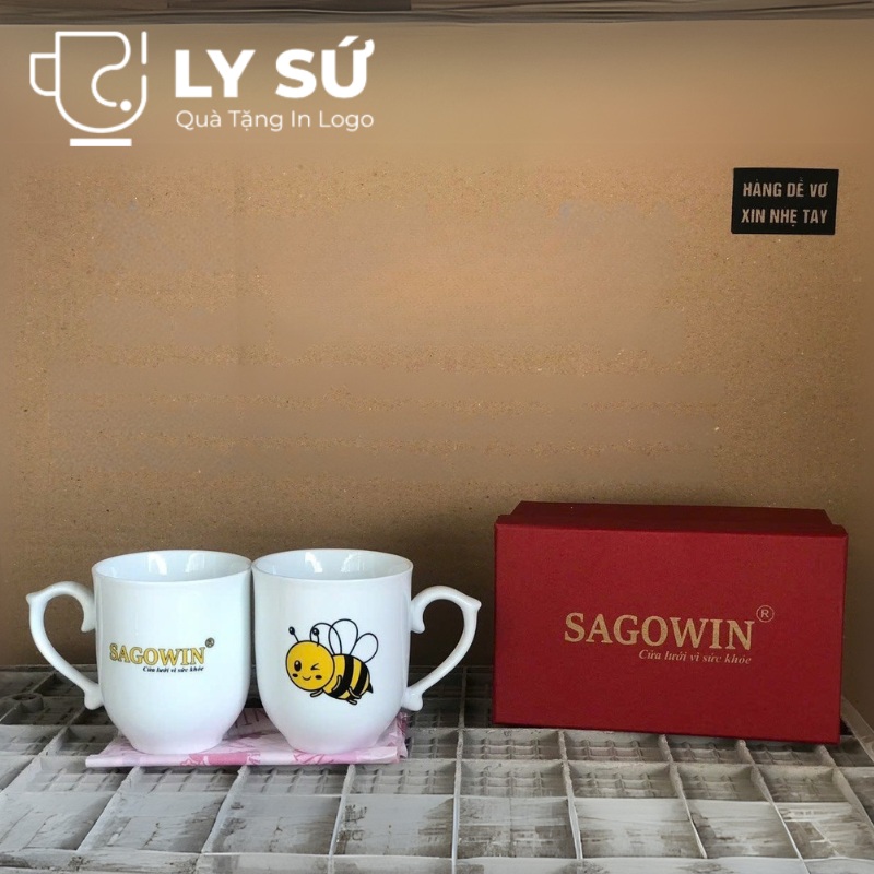 Bộ 2 cốc sứ Bát Tràng quà tặng in logo dáng thóp quai bán tim 350ml BCS-11