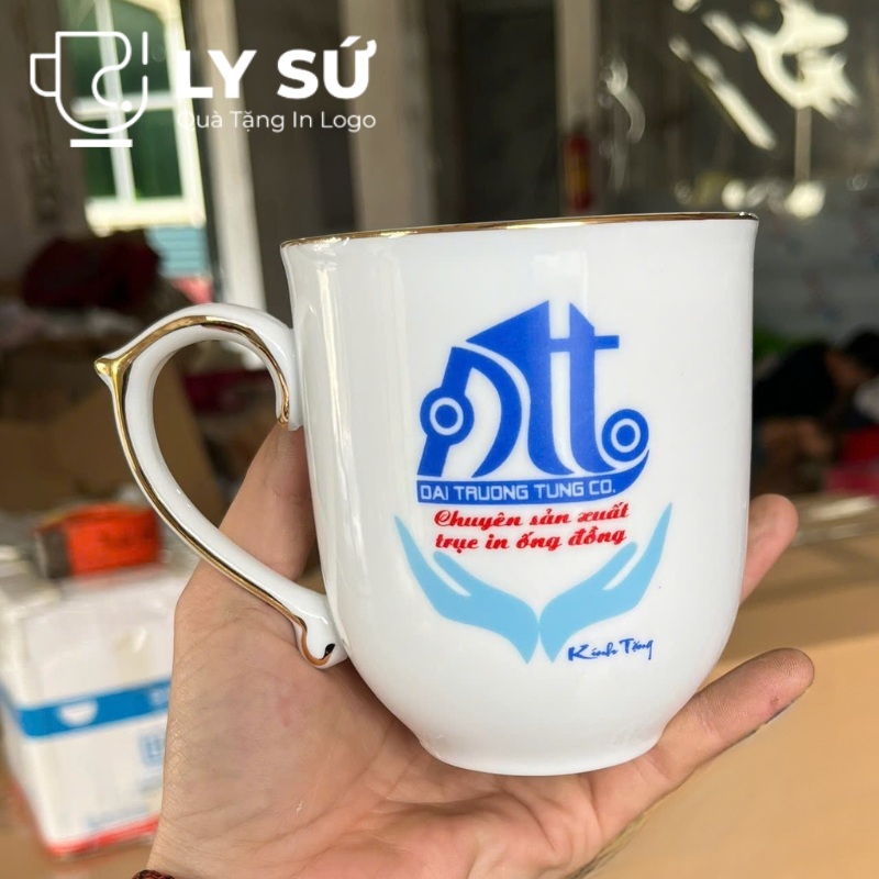 Bộ 4 cốc sứ Bát Tràng quà tặng in logo dáng thóp có nắp quai bán tim 350ml BCS-17
