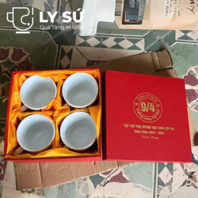 Bộ 4 cốc sứ Bát Tràng quà tặng in logo màu trắng dáng lùn quai C 300ml BCS-21