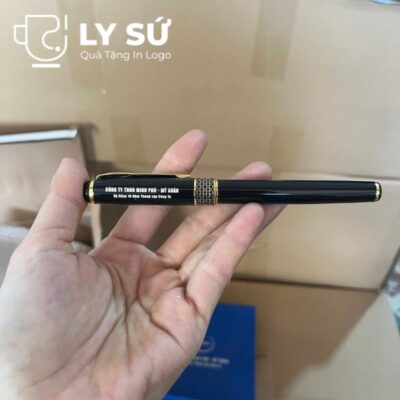 Bộ giftset cốc sứ Bát Tràng quà tặng in logo gồm cốc sứ có nắp và bút ký BGS-06