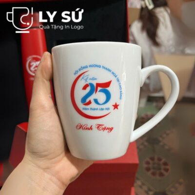 Bộ giftset cốc sứ Bát Tràng quà tặng in logo gồm cốc sứ quai bán tim và bình giữ nhiệt BGS-05