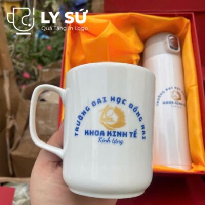 Bộ giftset cốc sứ Bát Tràng quà tặng in logo gồm cốc sứ quai vuông và bình giữ nhiệt BGS-03