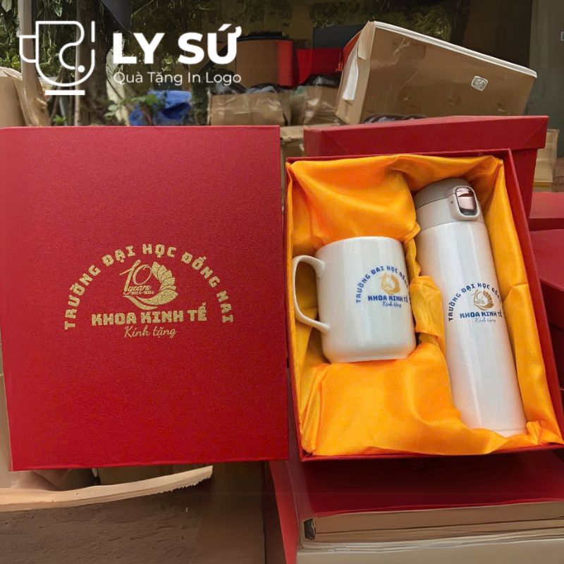 Bộ giftset cốc sứ Bát Tràng quà tặng in logo gồm cốc sứ quai vuông và bình giữ nhiệt BGS-03