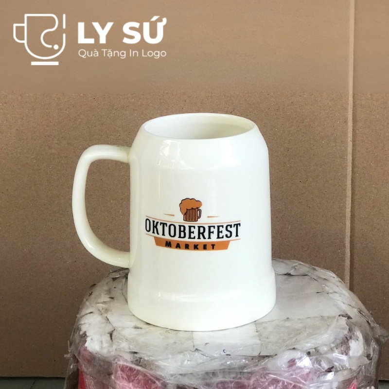 Ca bia Bát Tràng quà tặng in logo màu trắng dáng trụ quai C 500ml CB-05