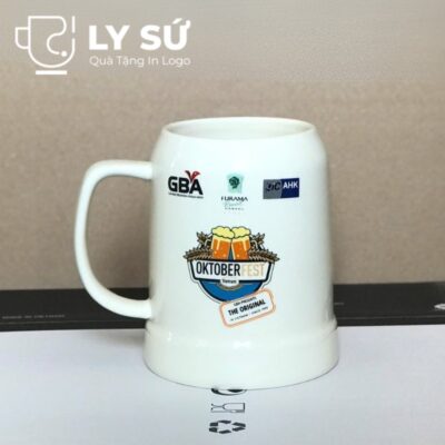 Ca bia Bát Tràng quà tặng in logo màu trắng dáng trụ quai C 500ml CB-06