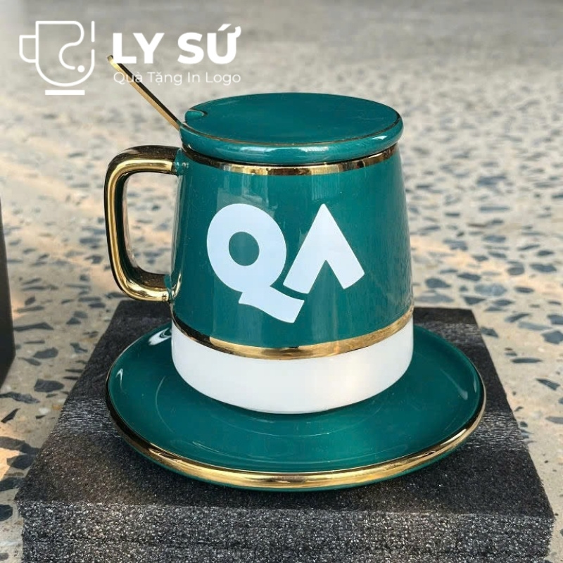 Cốc sứ có nắp và thìa Bát Tràng quà tặng in logo